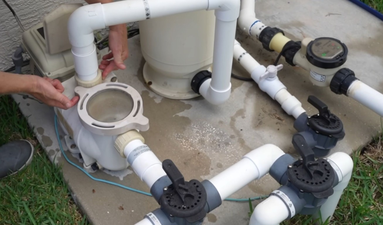 Pool filter cleaning and replacement service in Turlock, CA